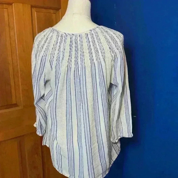 J.Jill Blue White and Gold Thread Peasant top. Size medium. - Picture 4 of 9